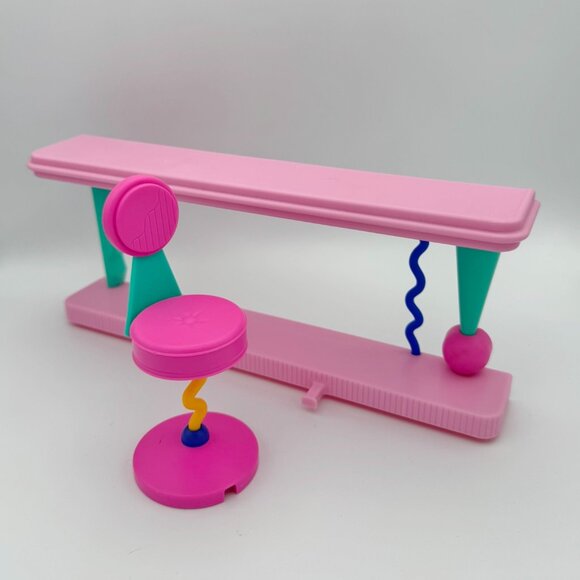 LOL Surprise! OMG House Of Surprises Replacement Breakfast Table & Bar Stool - Picture 1 of 6